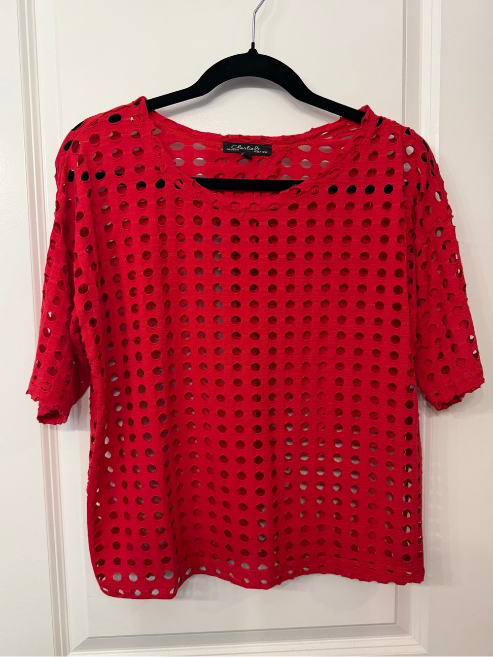 CHARLIE B Red Short-Sleeve Eyelet Knit Top with Split Back